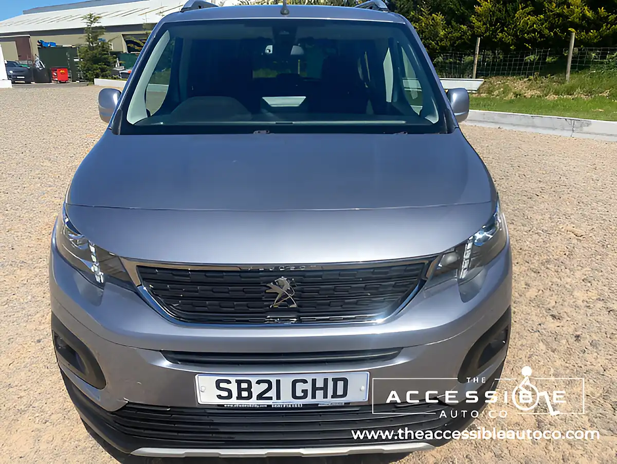 Used 2021 Peugeot Rifter Allure Horizon RS Grey - Interior and Exterior details 6