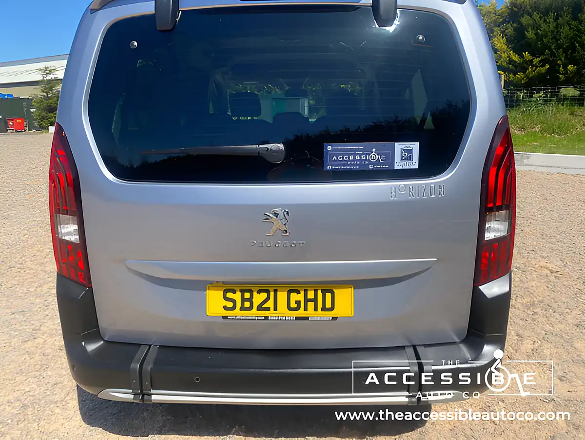 Used 2021 Peugeot Rifter Allure Horizon RS Grey - Interior and Exterior details 9