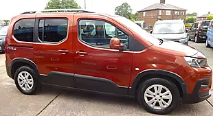 Used 2021 Peugeot Rifter Allure Premium Bronze - Interior and Exterior details 16