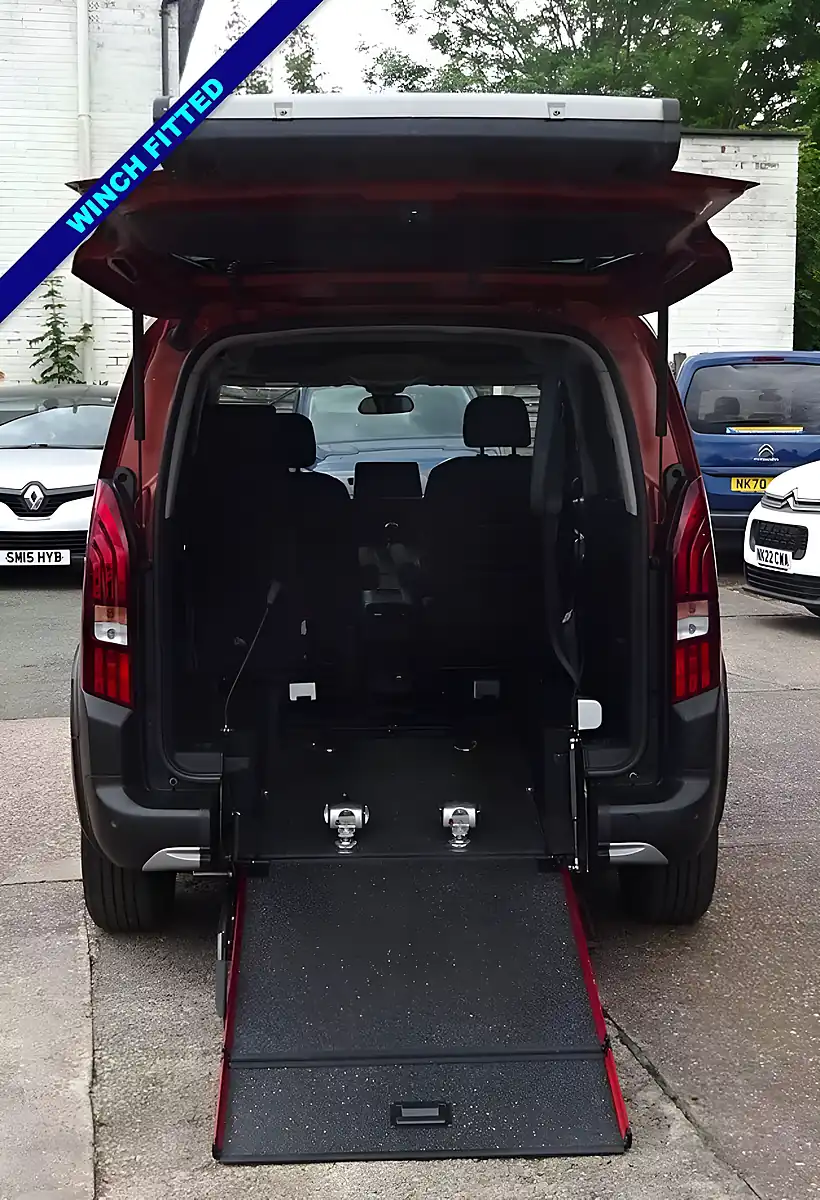 Used 2021 Peugeot Rifter Allure Premium Bronze - Interior and Exterior details 9