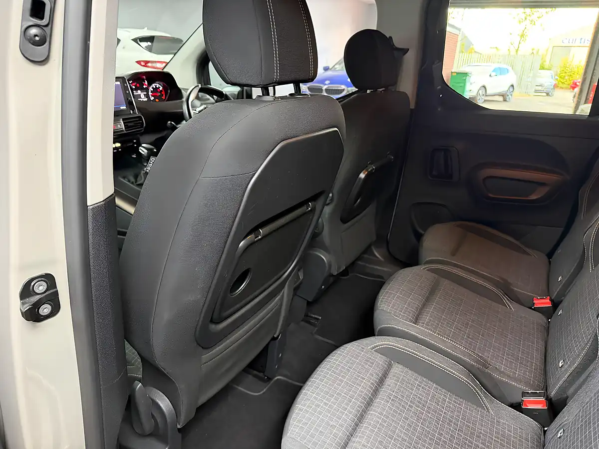 Used 2021 Peugeot Rifter GT Standard Beige - Interior and Exterior details 12