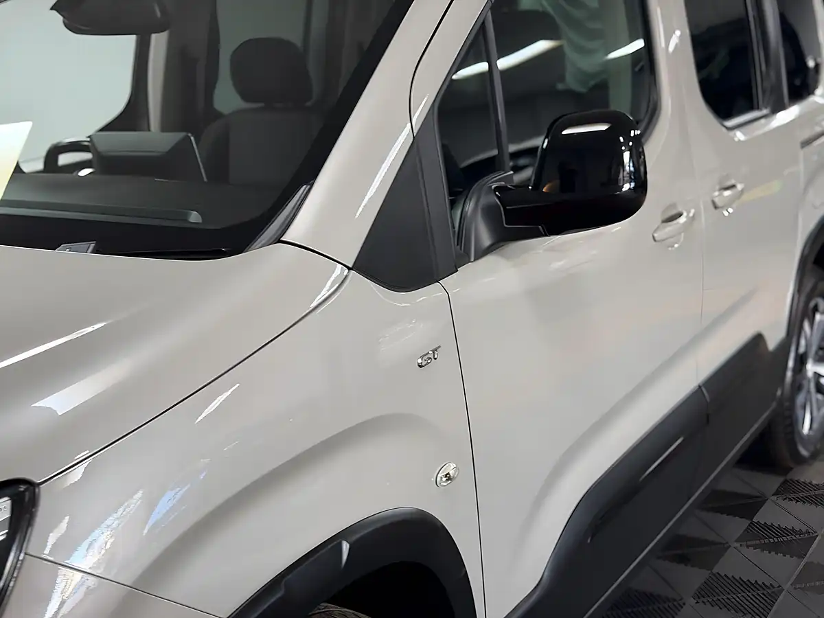 Used 2021 Peugeot Rifter GT Standard Beige - Interior and Exterior details 8