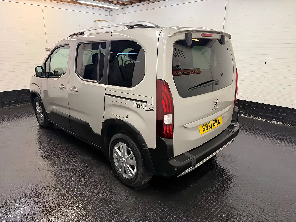 Used 2021 Peugeot Rifter Horizon Re Beige - Interior and Exterior details 11
