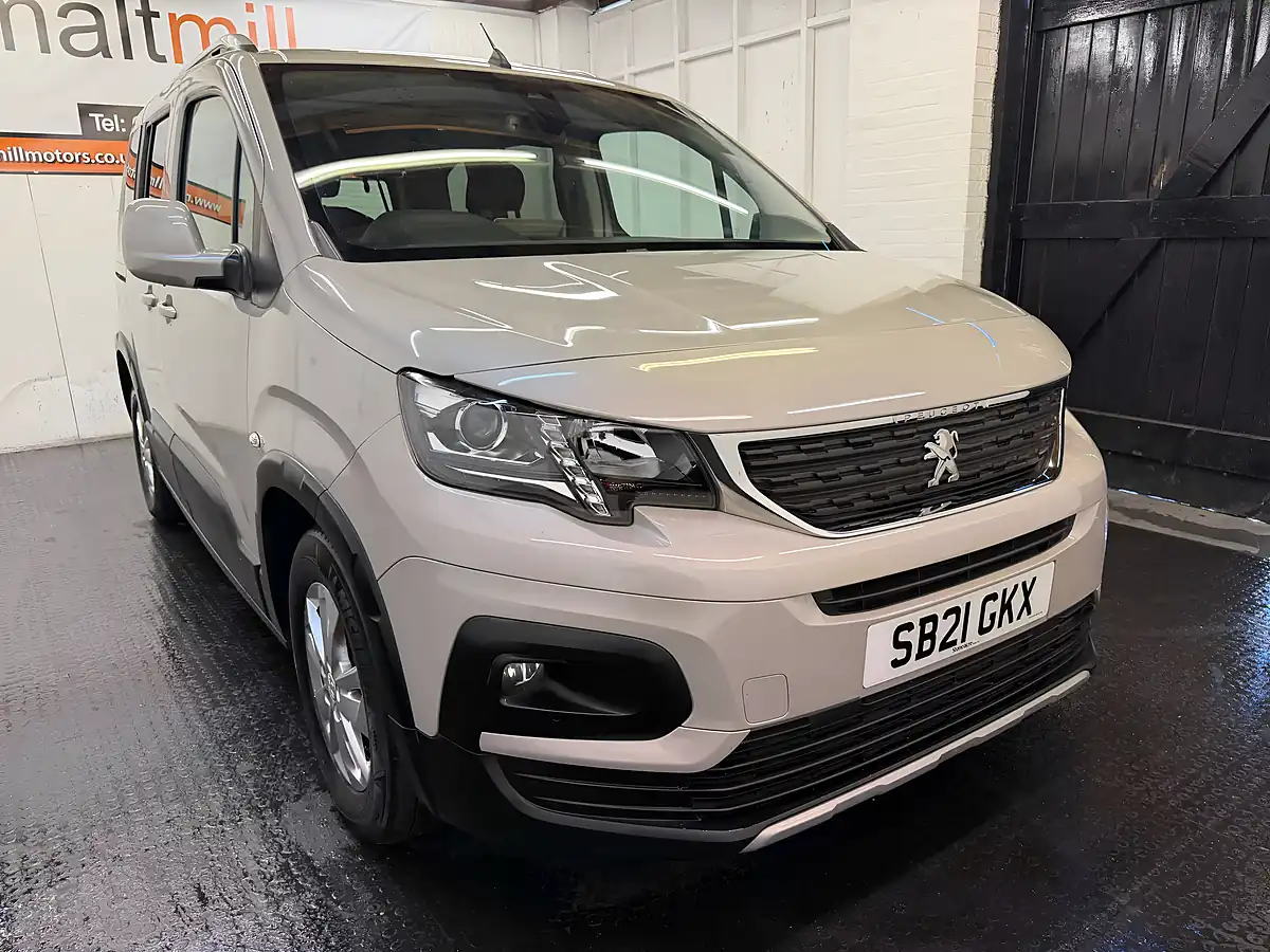 Used 2021 Peugeot Rifter Horizon Re Beige - Interior and Exterior details 4