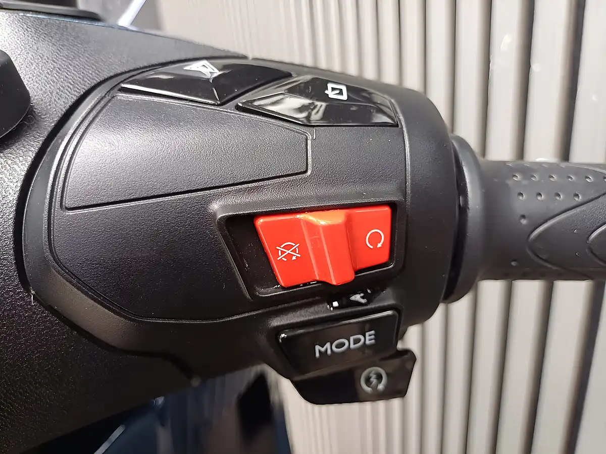 Used 2021 Piaggio Beverly Blue - Interior and Exterior details 10