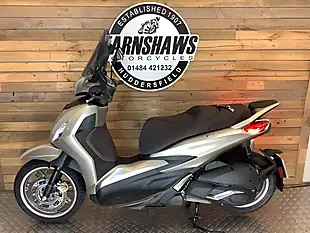 Used 2021 Piaggio Beverly Grey - Interior and Exterior details 2