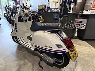 Used 2021 Piaggio Vespa Gts 125 Supersport White - Interior and Exterior details 4