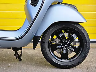 Used 2021 Piaggio Vespa Gts Supertech Grey - Interior and Exterior details 10