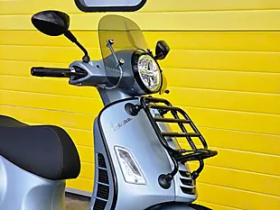 Used 2021 Piaggio Vespa Gts Supertech Grey - Interior and Exterior details 11