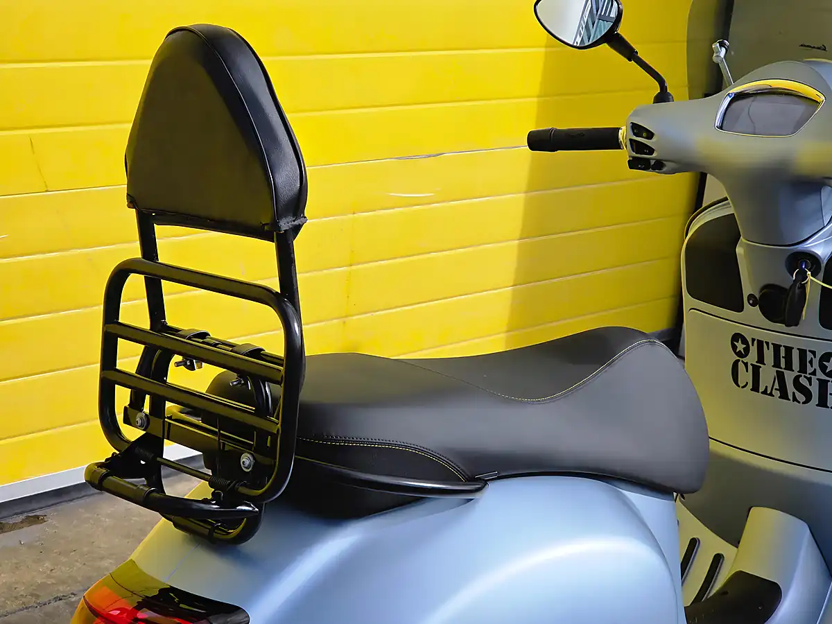 Used 2021 Piaggio Vespa Gts Supertech Grey - Interior and Exterior details 13