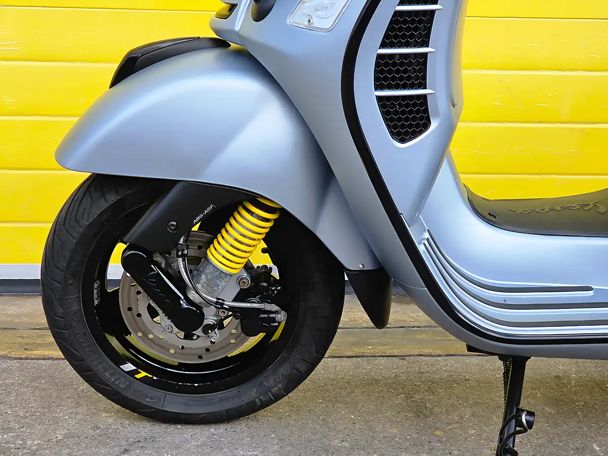 Used 2021 Piaggio Vespa Gts Supertech Grey - Interior and Exterior details 15