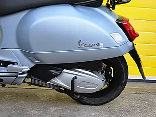 Used 2021 Piaggio Vespa Gts Supertech Grey - Interior and Exterior details 17