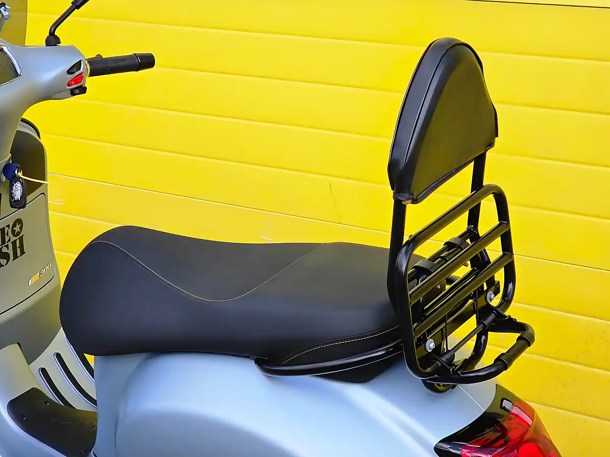 Used 2021 Piaggio Vespa Gts Supertech Grey - Interior and Exterior details 19