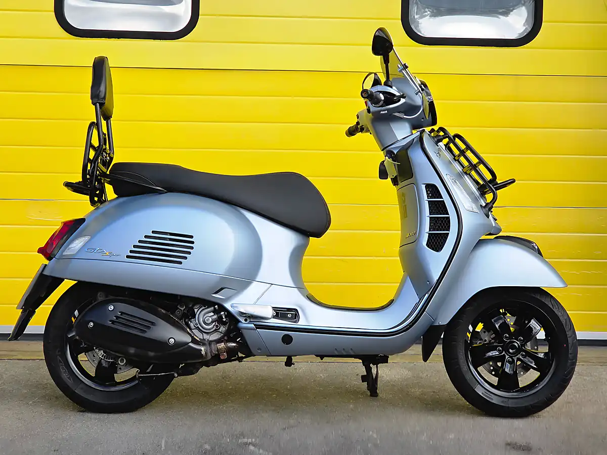 Used 2021 Piaggio Vespa Gts Supertech Grey - Interior and Exterior details 2