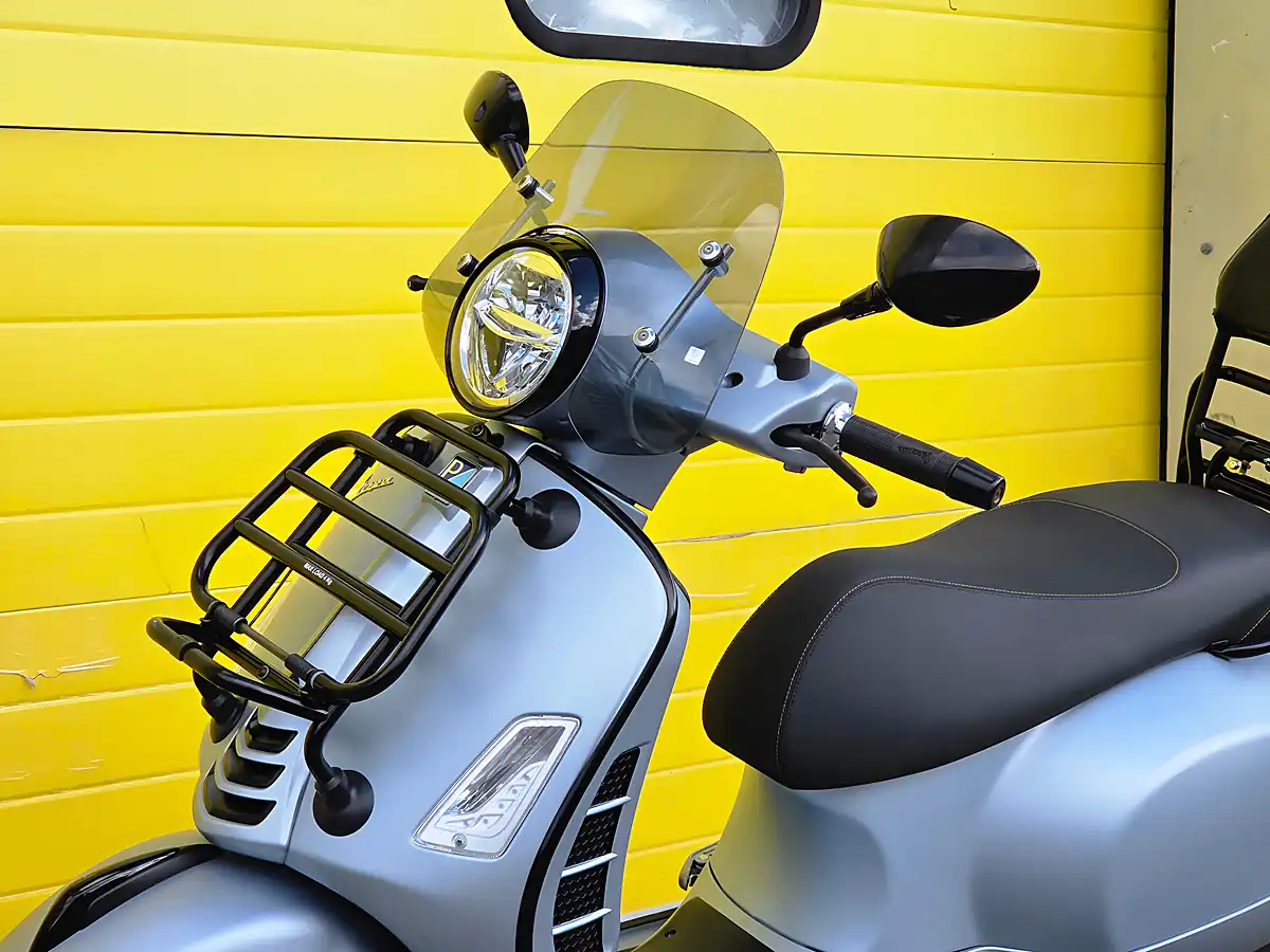 Used 2021 Piaggio Vespa Gts Supertech Grey - Interior and Exterior details 20