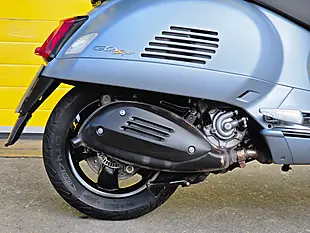 Used 2021 Piaggio Vespa Gts Supertech Grey - Interior and Exterior details 8