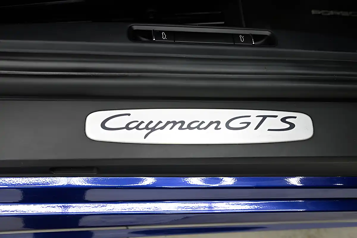 Used 2021 Porsche 718 Cayman Gts Blue - Interior and Exterior details 17