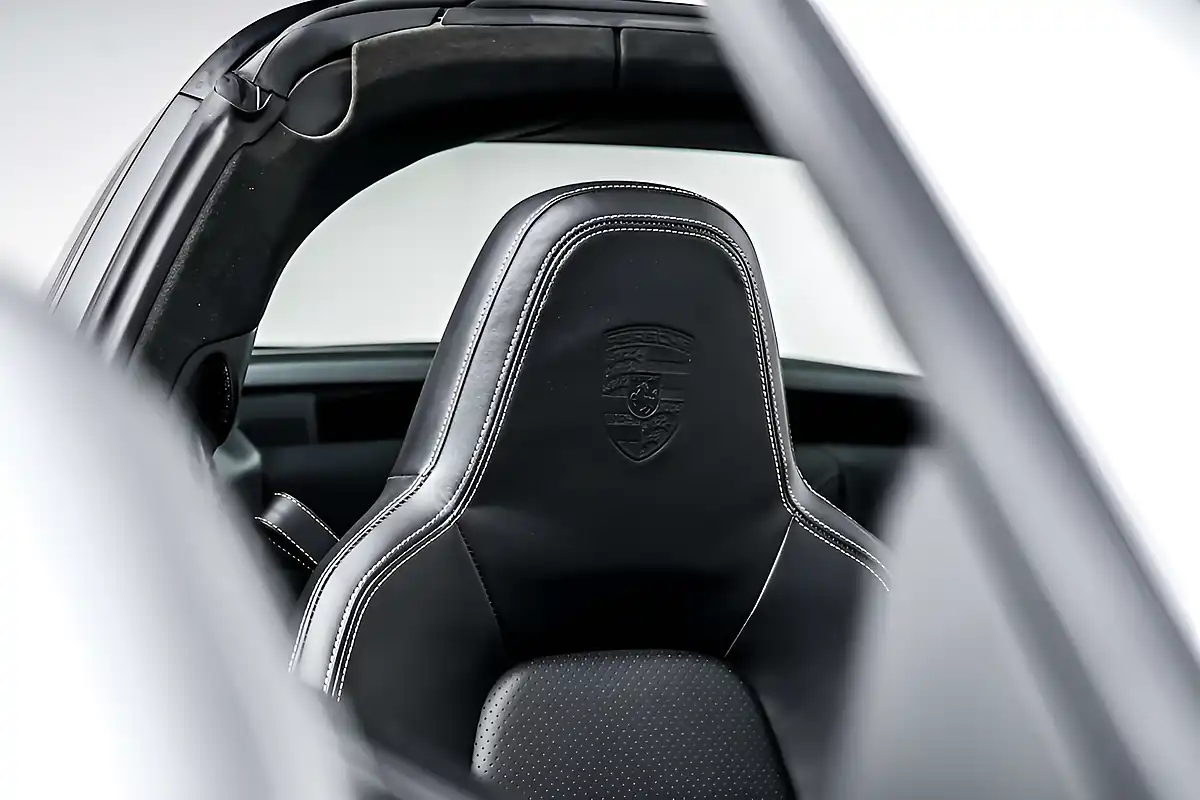 Used 2021 Porsche 911 4S Targa Silver - Interior and Exterior details 6