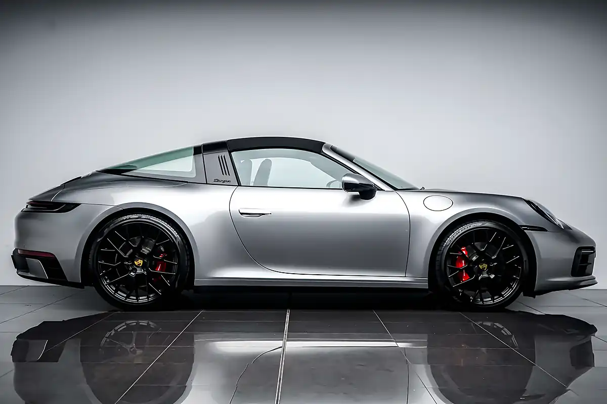 Used 2021 Porsche 911 4S Targa Silver - Interior and Exterior details 8