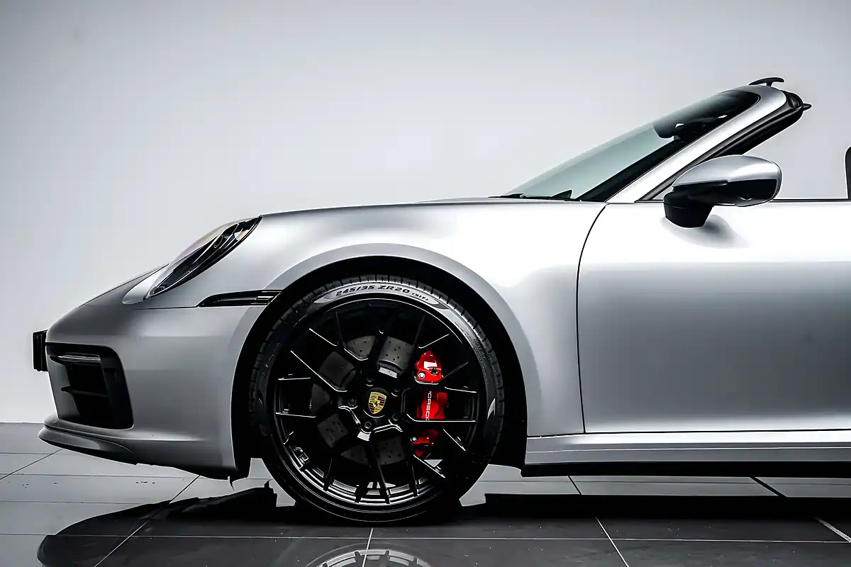 Used 2021 Porsche 911 4S Targa Silver - Interior and Exterior details 9