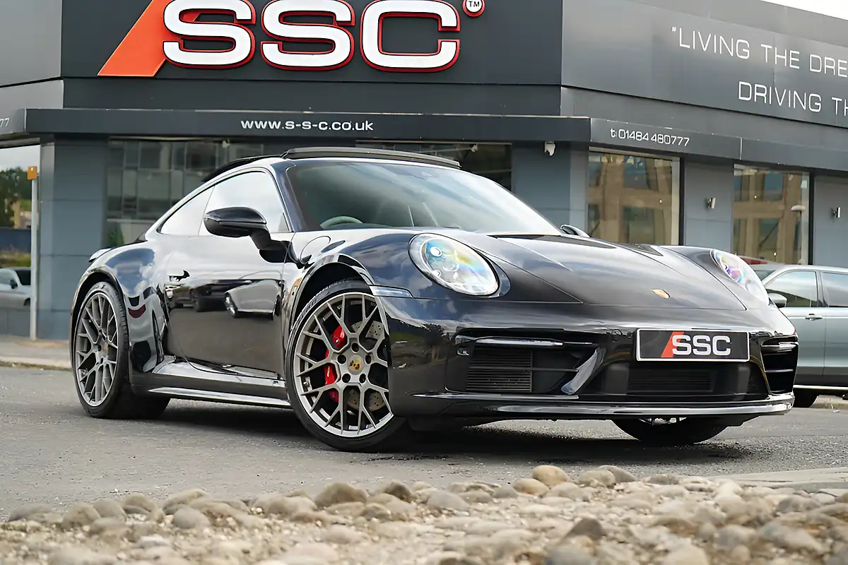 Used 2021 Porsche 911 Carrera 4S Black - Front View