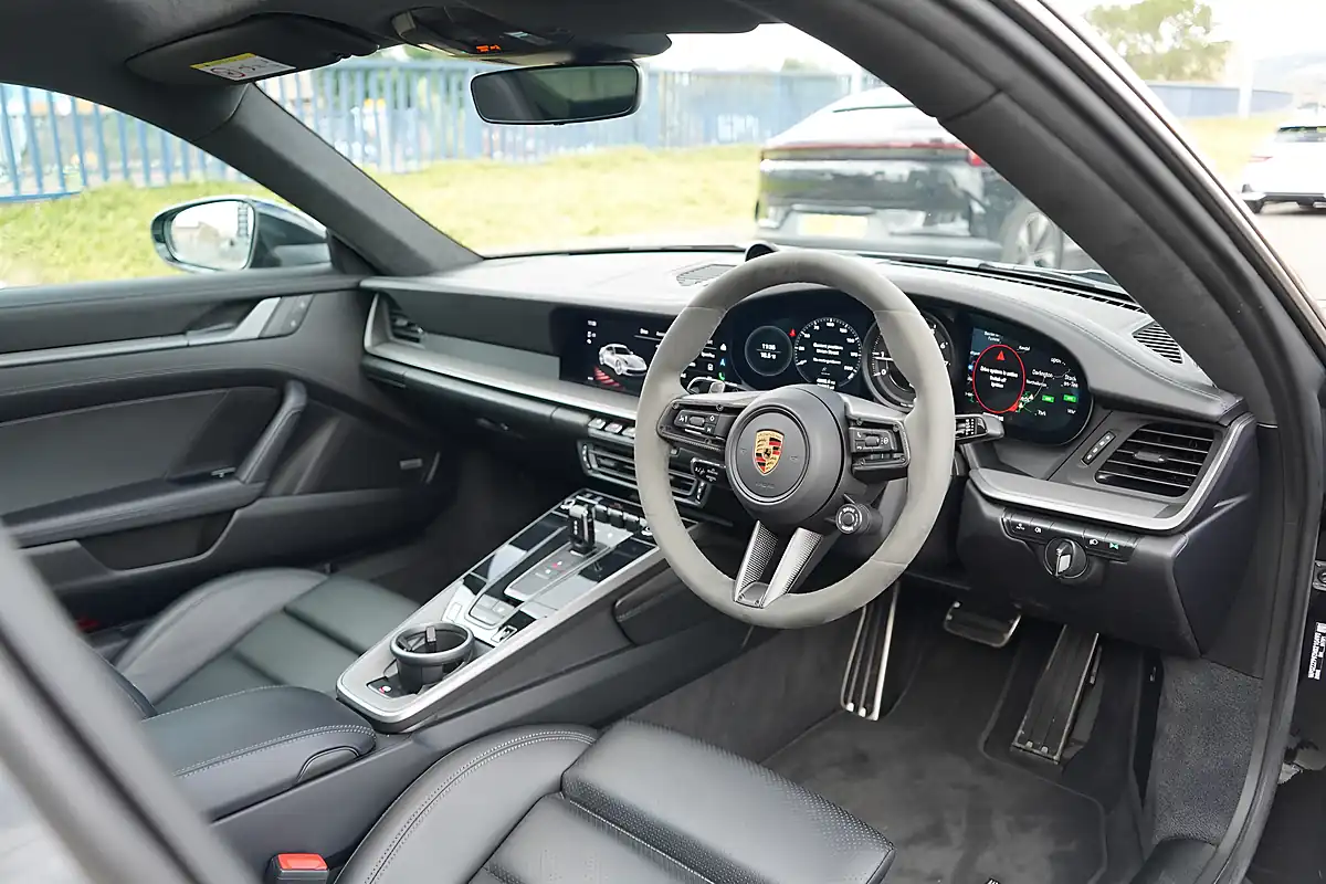 Used 2021 Porsche 911 Carrera 4S Black - Interior and Exterior details 14