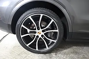 Used 2021 Porsche Cayenne Grey - Interior and Exterior details 14