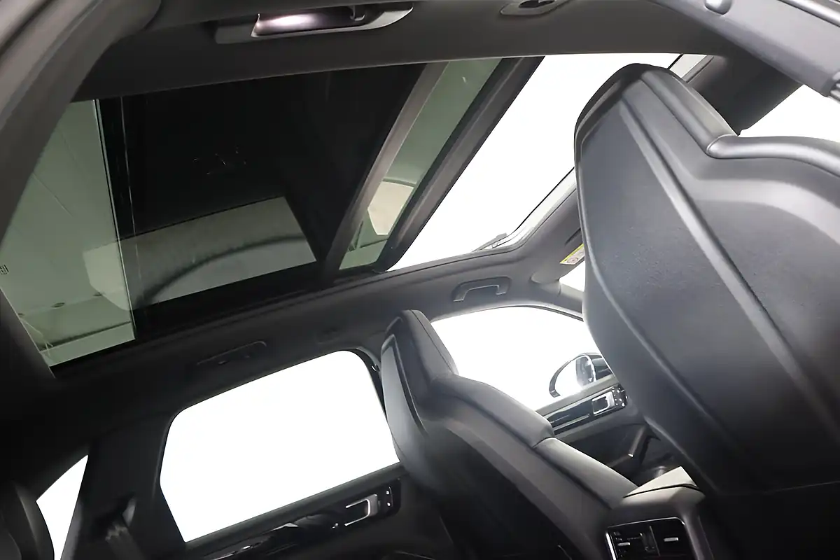 Used 2021 Porsche Cayenne Grey - Interior and Exterior details 4
