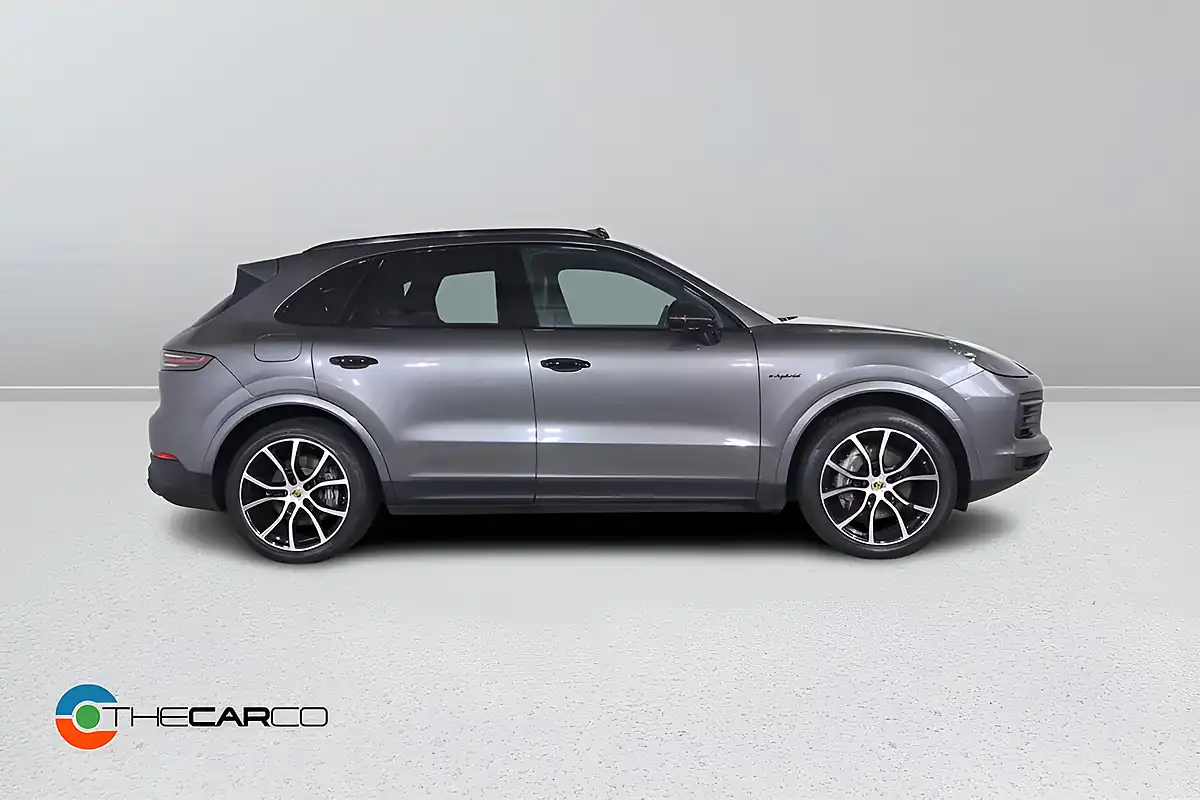 Used 2021 Porsche Cayenne Grey - Interior and Exterior details 6