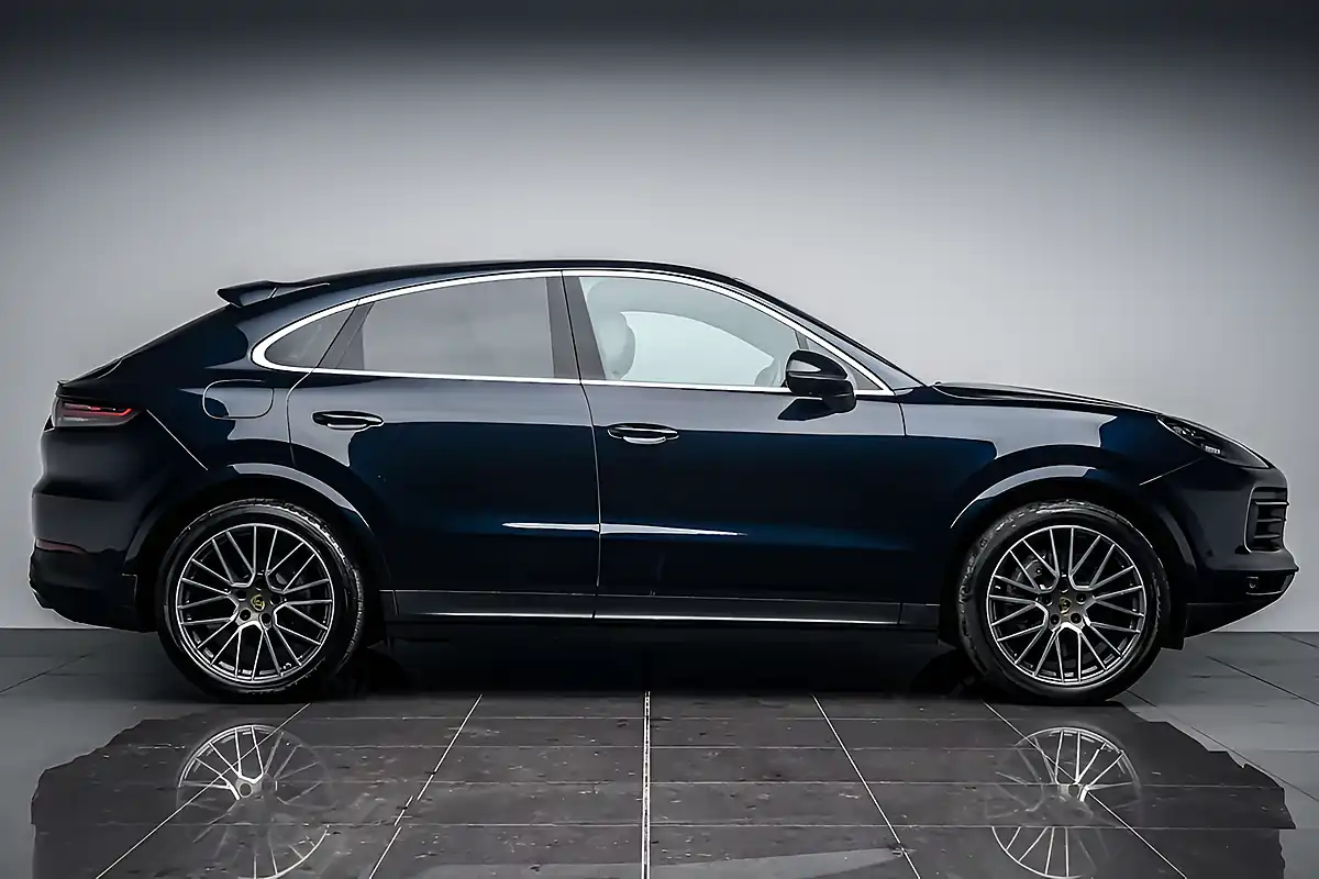 Used 2021 Porsche Cayenne S Coupe Blue - Interior and Exterior details 8