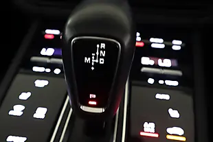 Used 2021 Porsche Cayenne Tiptronics Grey - Interior and Exterior details 12