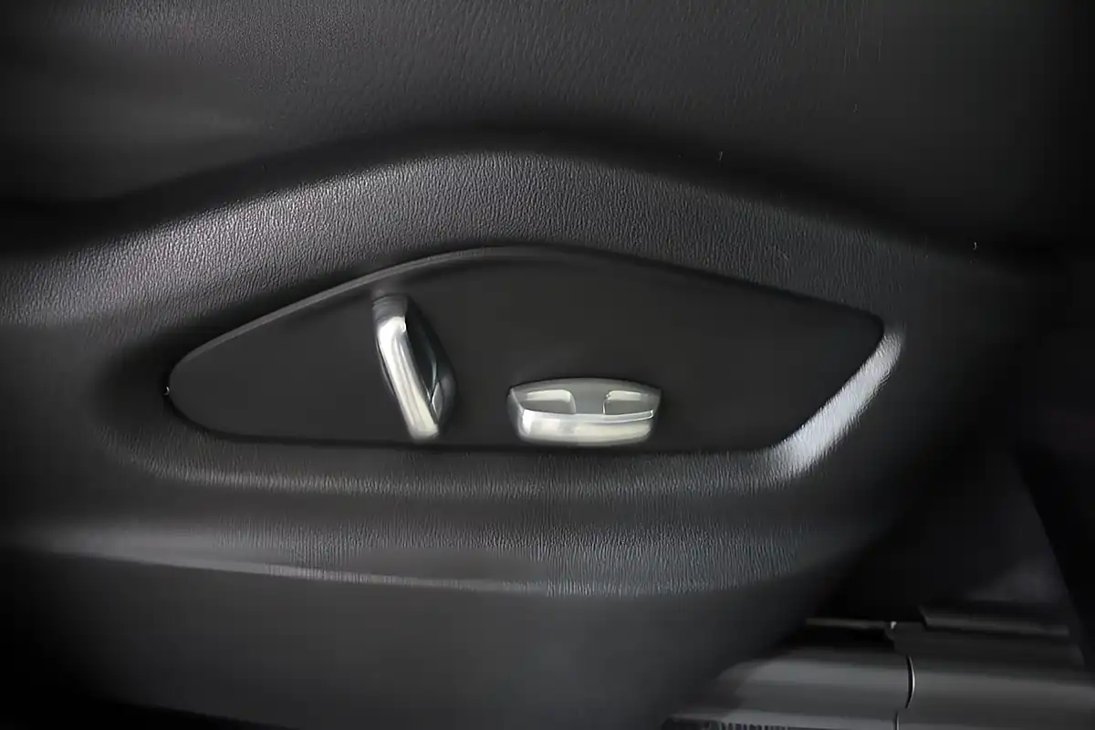 Used 2021 Porsche Cayenne Tiptronics Grey - Interior and Exterior details 14