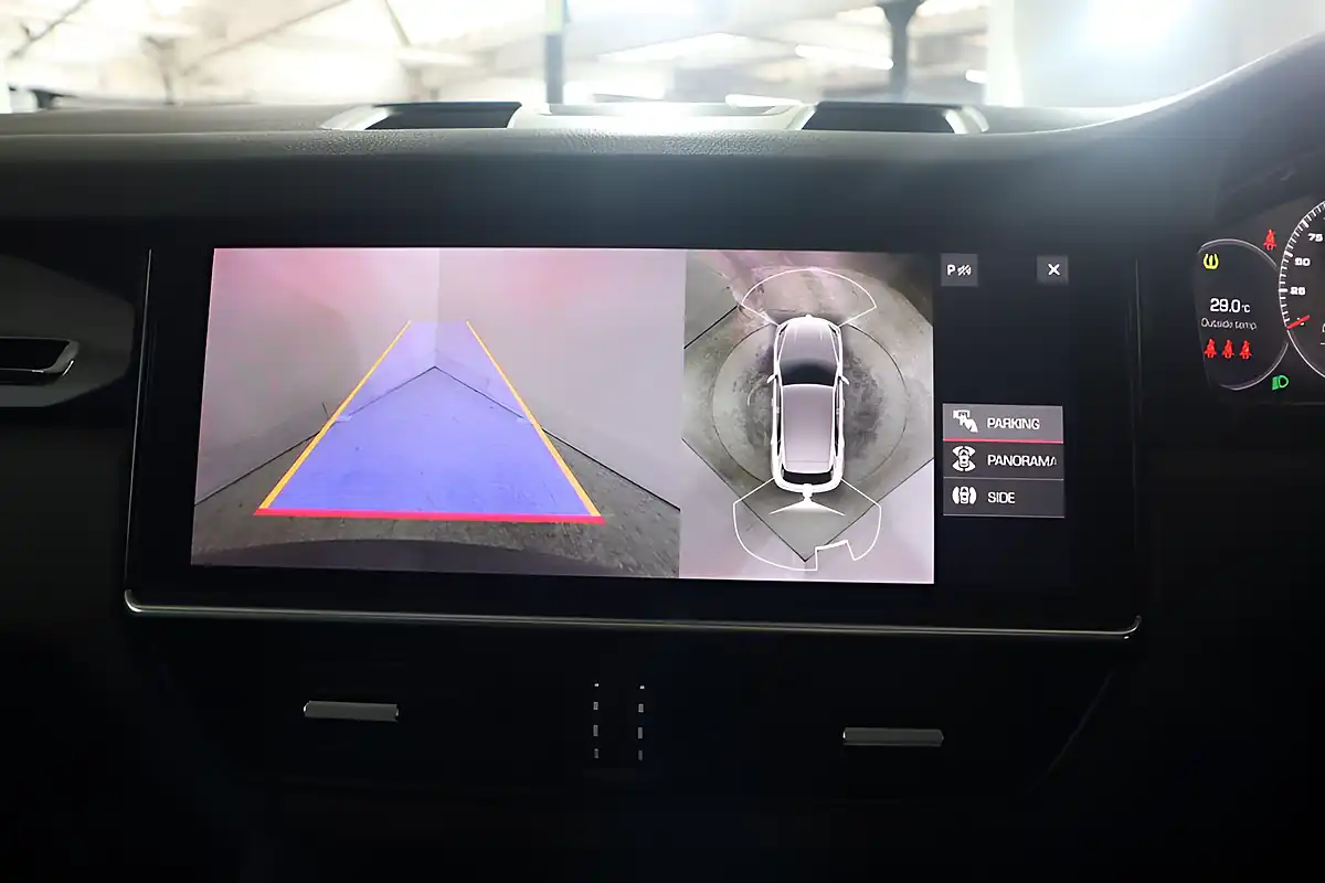 Used 2021 Porsche Cayenne Tiptronics Grey - Interior and Exterior details 17