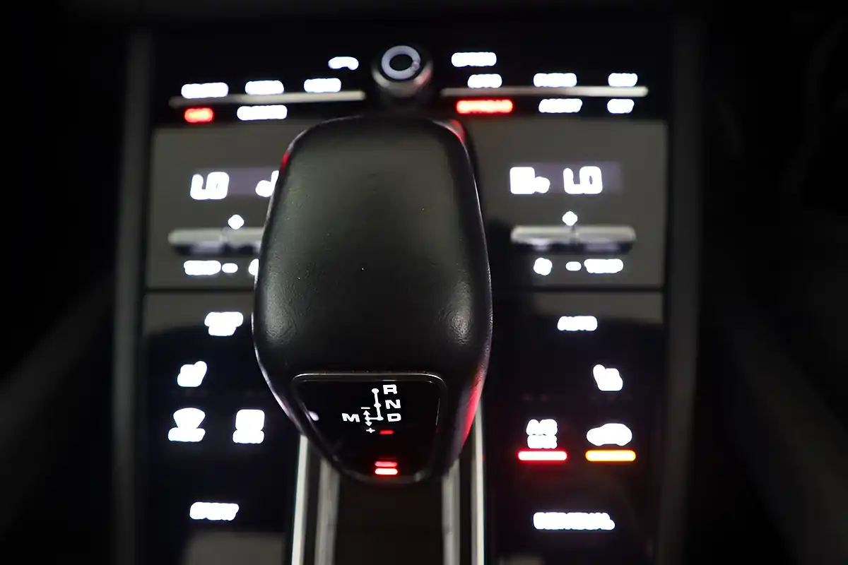 Used 2021 Porsche Cayenne Tiptronics Grey - Interior and Exterior details 20