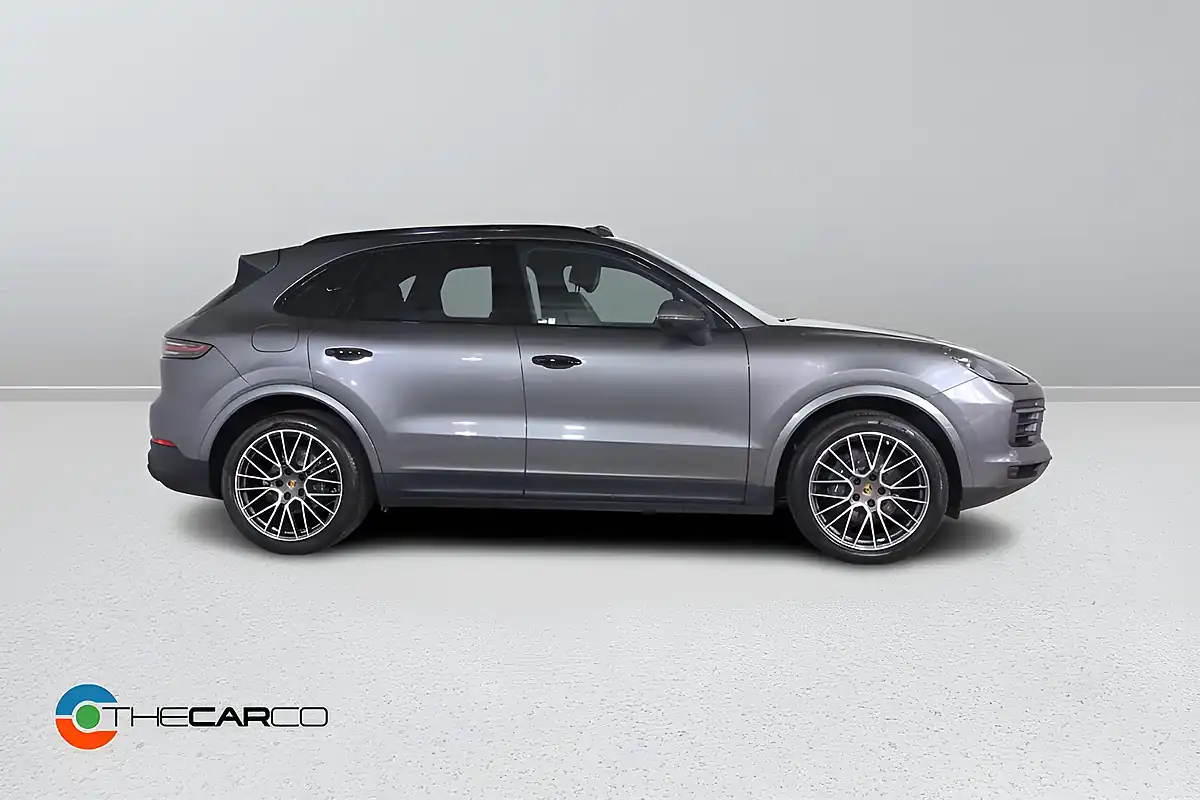 Used 2021 Porsche Cayenne Tiptronics Grey - Interior and Exterior details 7