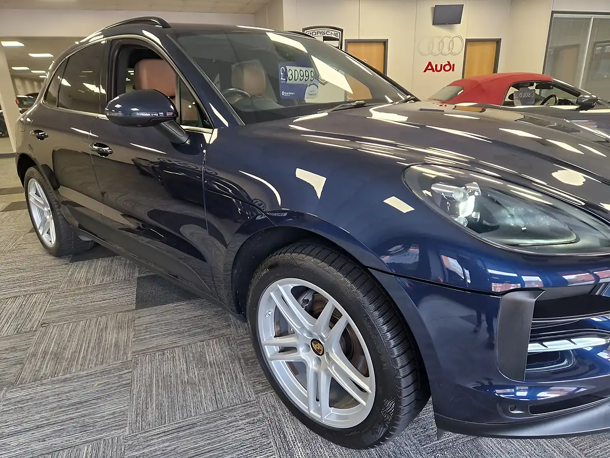 Used 2021 Porsche Macan Blue - Interior and Exterior details 10