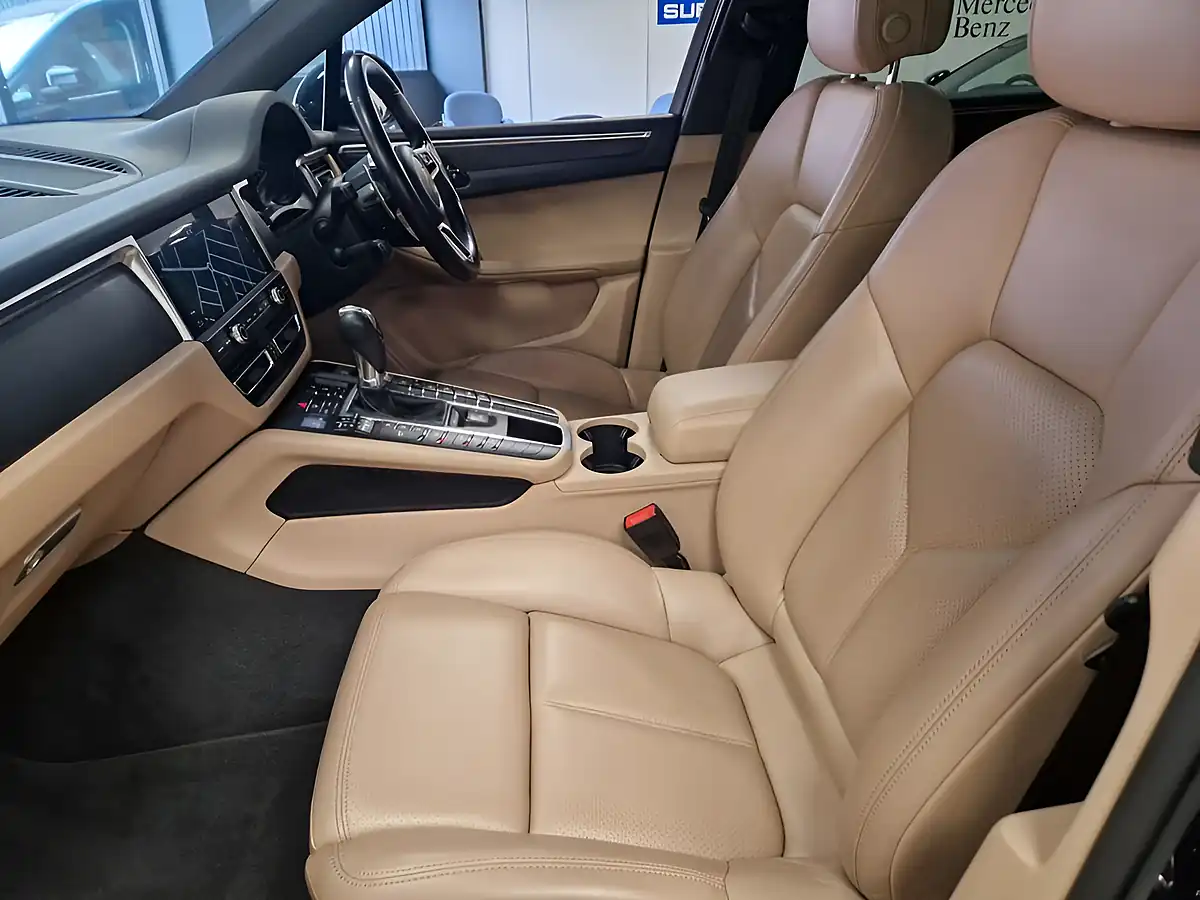Used 2021 Porsche Macan Blue - Interior and Exterior details 13