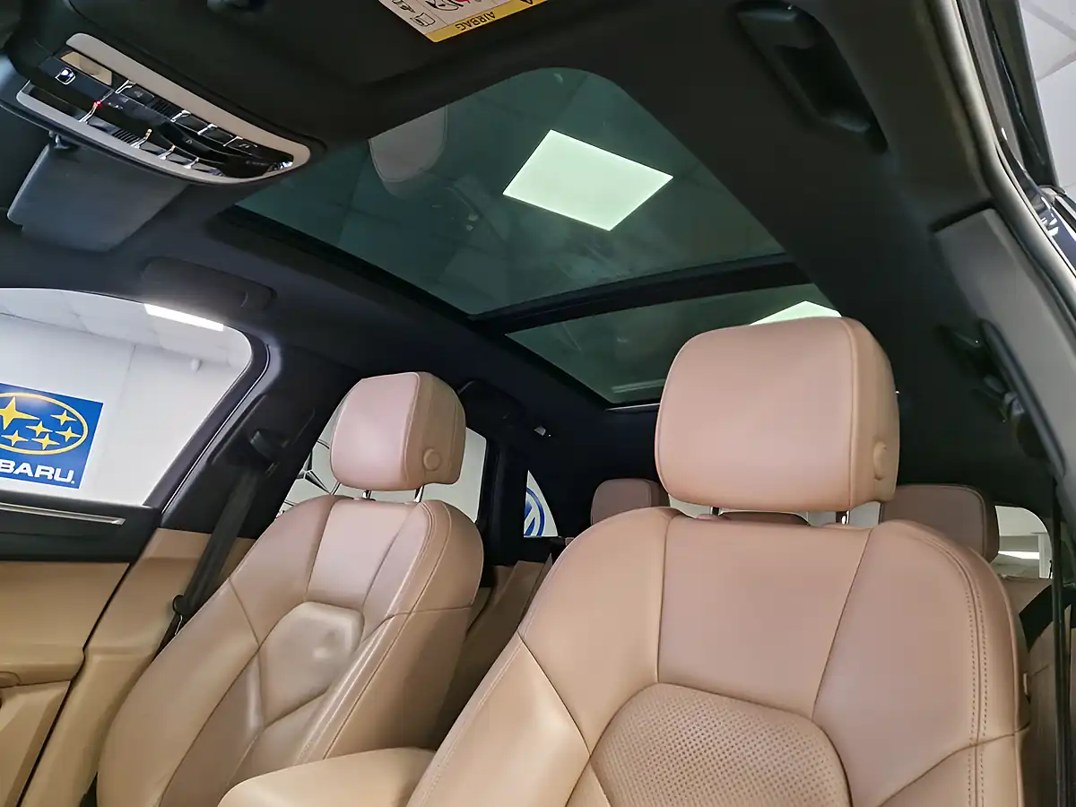 Used 2021 Porsche Macan Blue - Interior and Exterior details 14