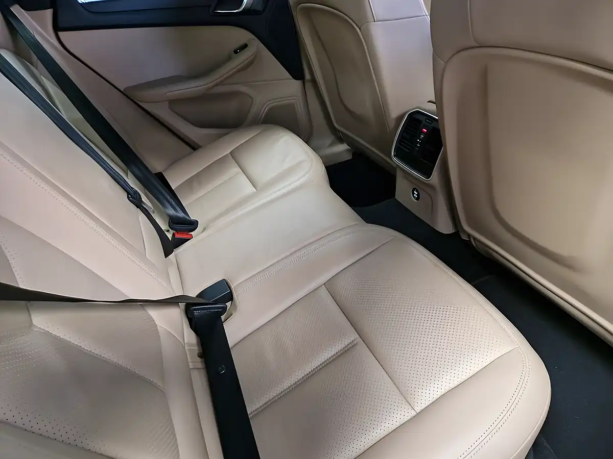 Used 2021 Porsche Macan Blue - Interior and Exterior details 15