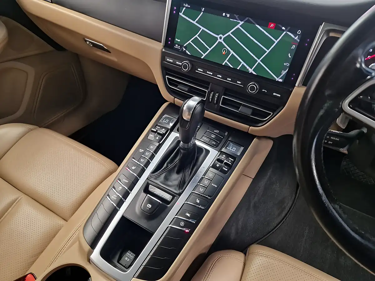 Used 2021 Porsche Macan Blue - Interior and Exterior details 18