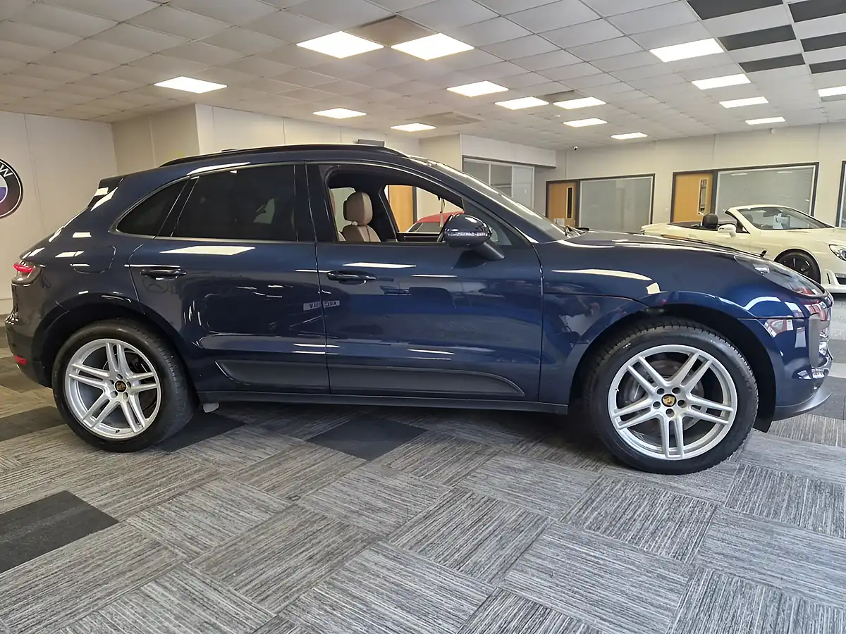 Used 2021 Porsche Macan Blue - Interior and Exterior details 6