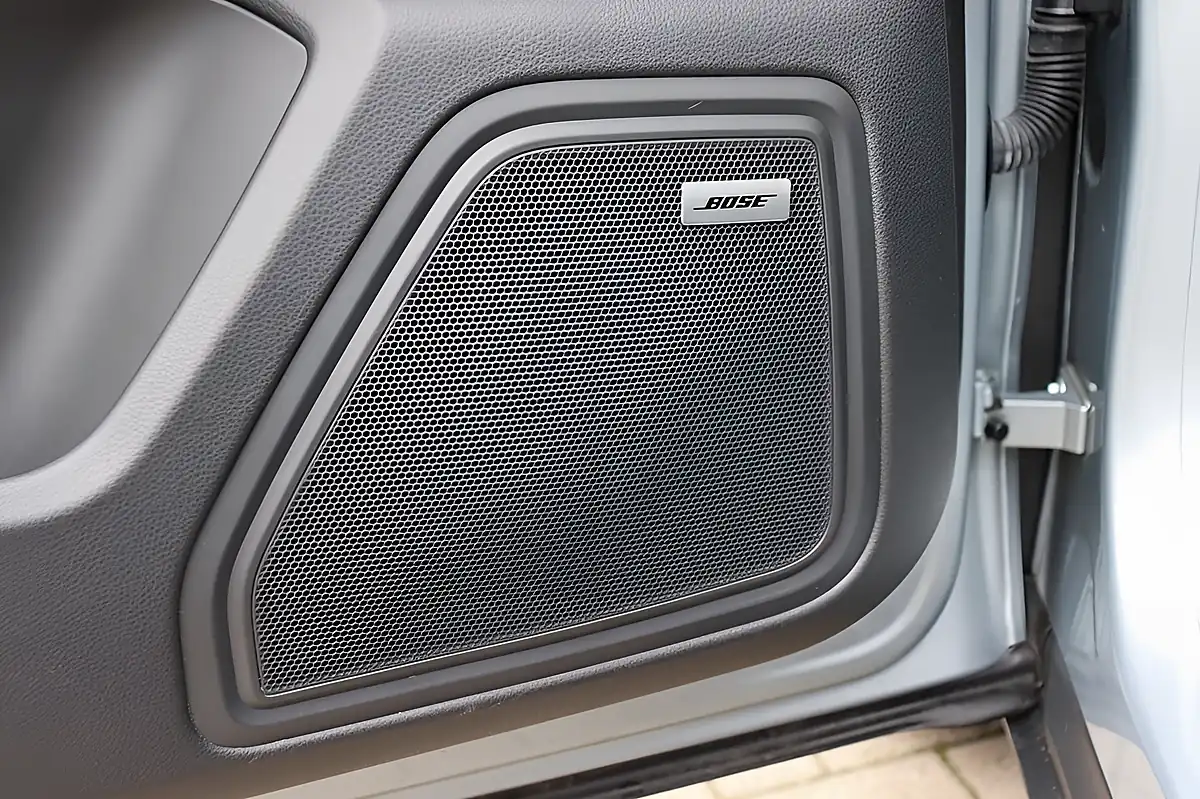 Used 2021 Porsche Macan Dolomite Silver - Interior and Exterior details 14