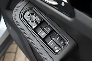 Used 2021 Porsche Macan Dolomite Silver - Interior and Exterior details 19