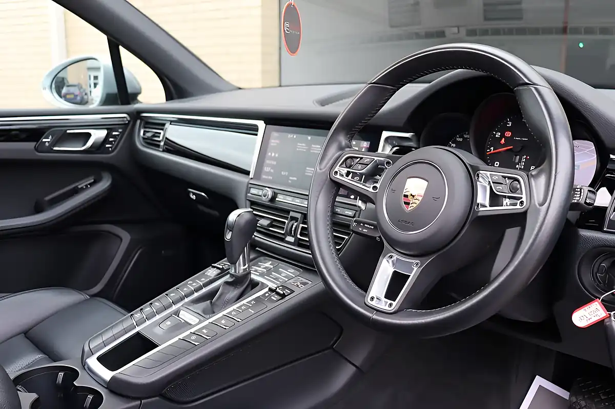 Used 2021 Porsche Macan Dolomite Silver - Interior and Exterior details 2