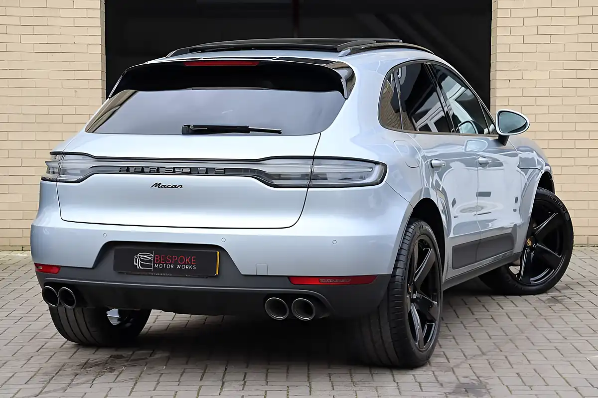 Used 2021 Porsche Macan Dolomite Silver - Interior and Exterior details 3