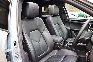 Used 2021 Porsche Macan Dolomite Silver - Interior and Exterior details 4