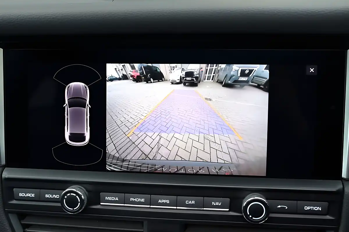 Used 2021 Porsche Macan Dolomite Silver - Interior and Exterior details 7