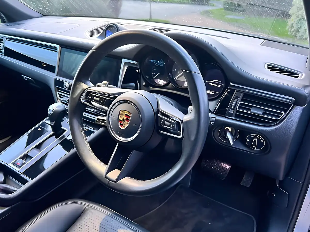 Used 2021 Porsche Macan S Dolomite Silver - Interior and Exterior details 10