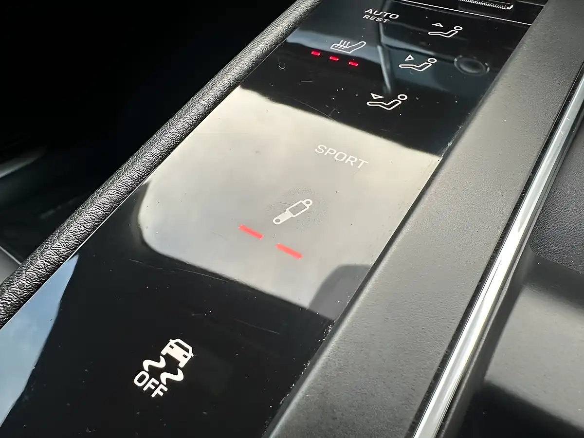 Used 2021 Porsche Macan S Dolomite Silver - Interior and Exterior details 14