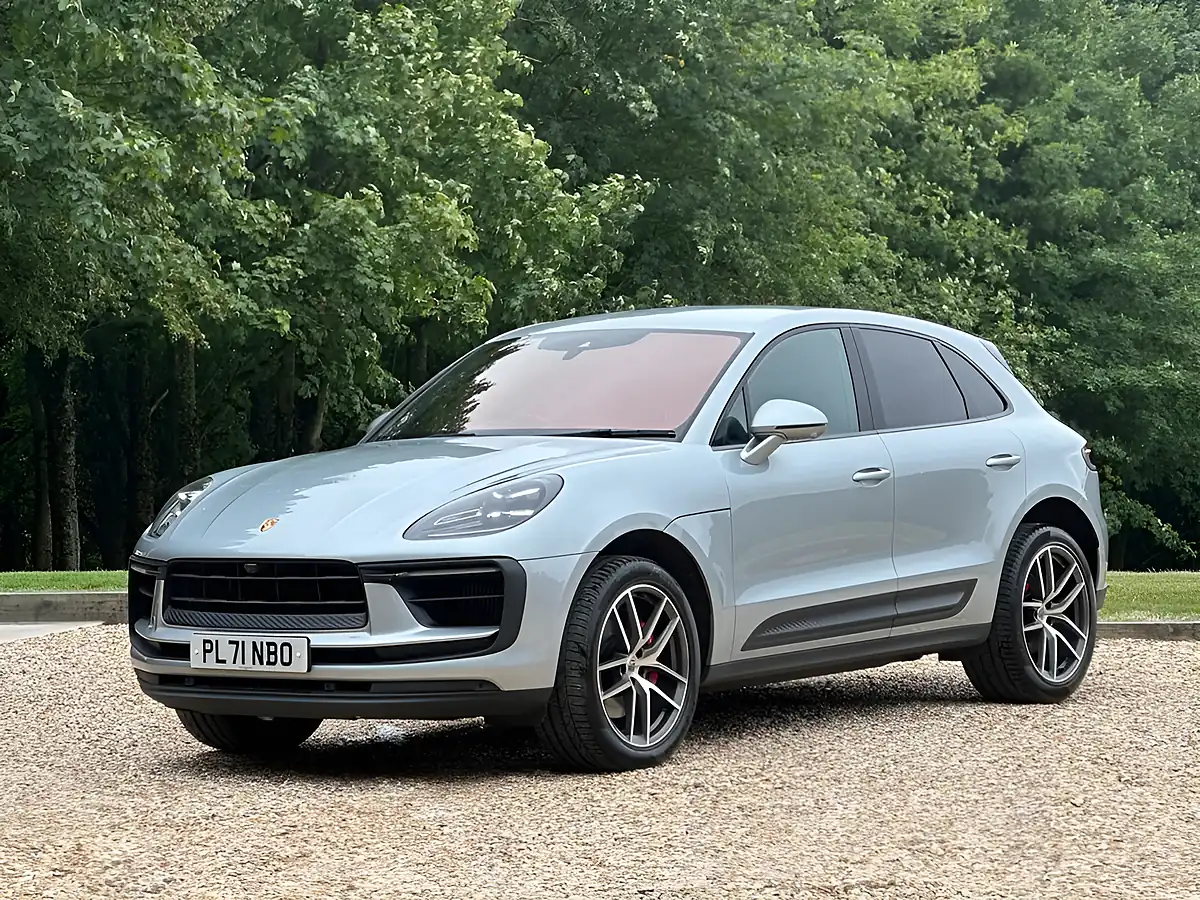 Used 2021 Porsche Macan S Dolomite Silver - Interior and Exterior details 16